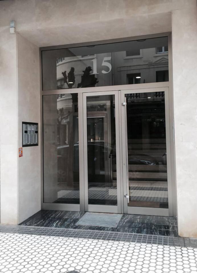 Amplio Apartamento En Gros Con Parking Privado Сан Себастиан Екстериор снимка