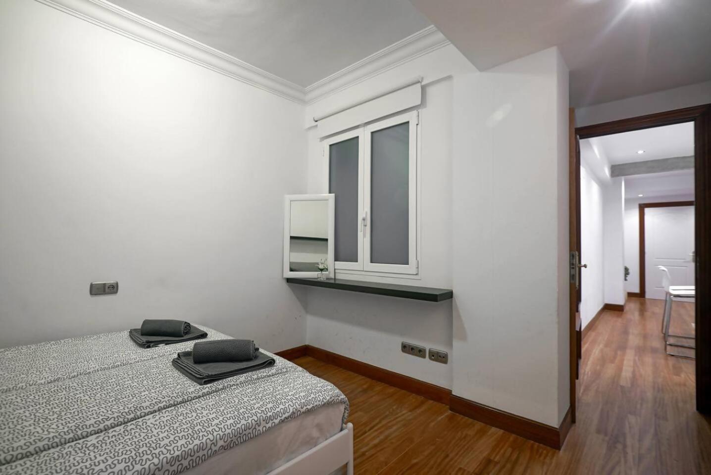 Amplio Apartamento En Gros Con Parking Privado Сан Себастиан Екстериор снимка