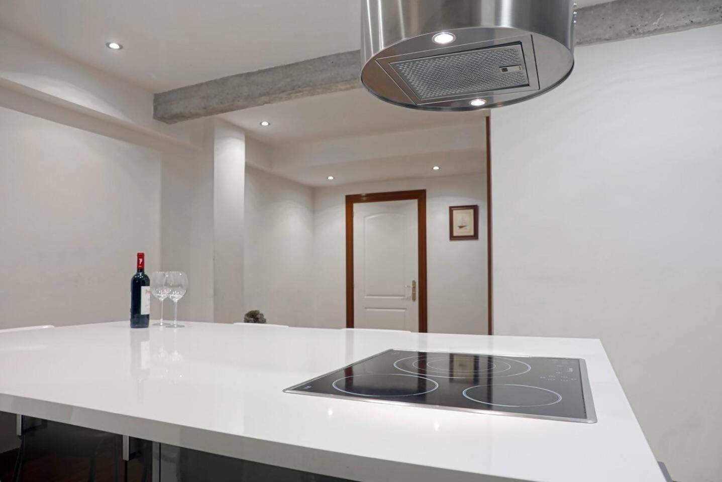 Amplio Apartamento En Gros Con Parking Privado Сан Себастиан Екстериор снимка